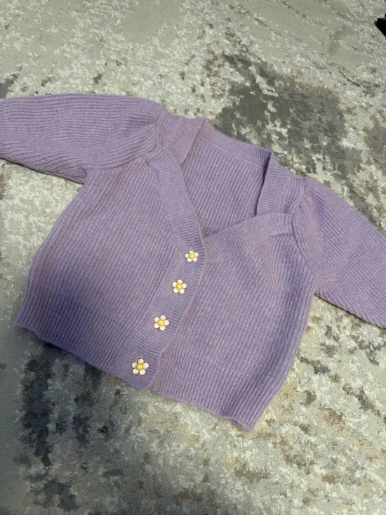 Lilac Short Sleeve Knit Cardigan with Daisy Buttons - Picture 3 of 3